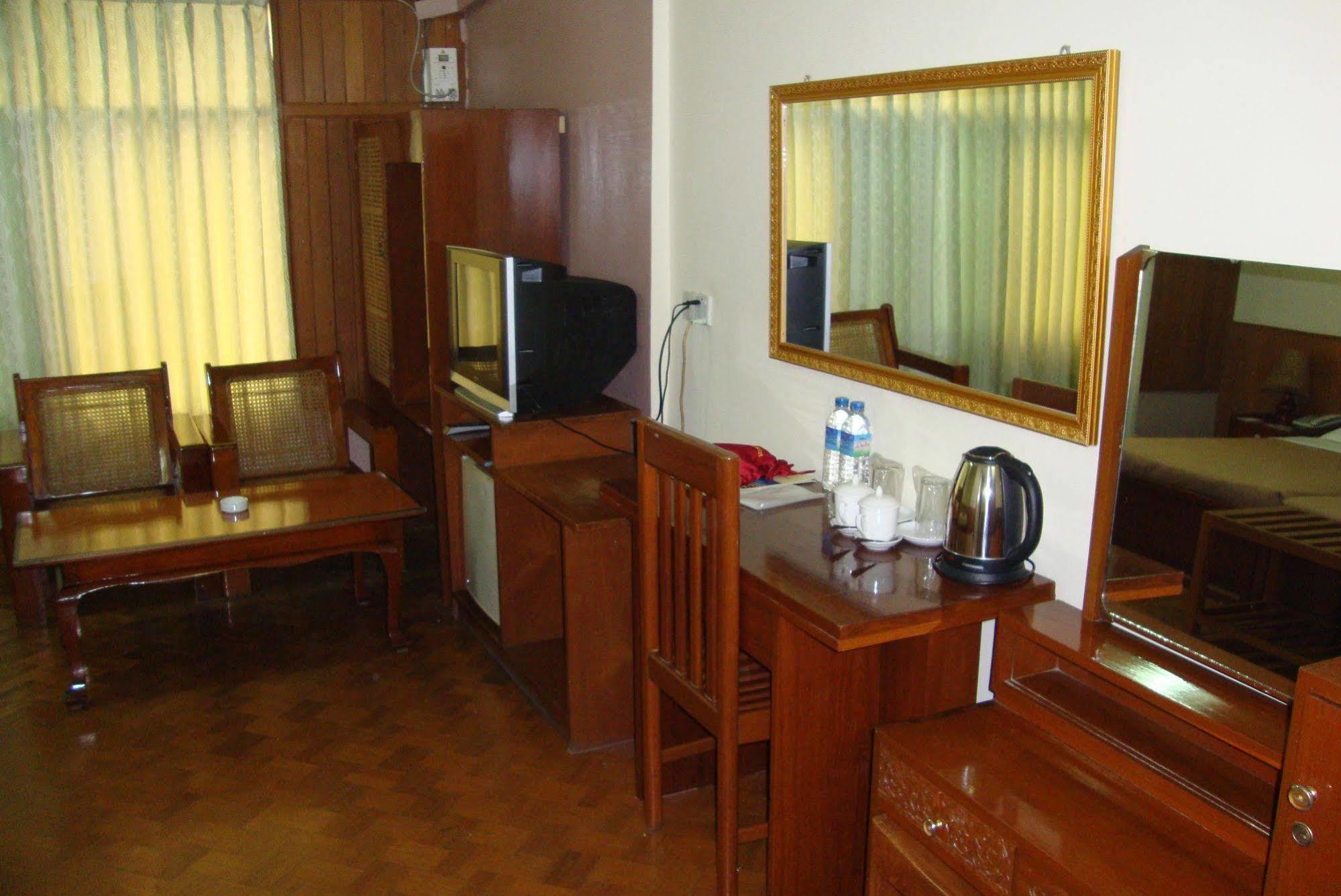 Nadi Myanmar Hotel Mandalay Exteriör bild