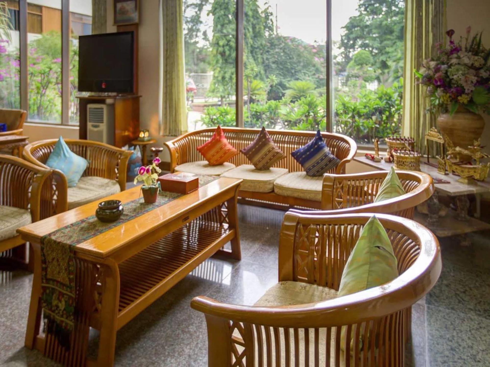 Nadi Myanmar Hotel Mandalay Exteriör bild
