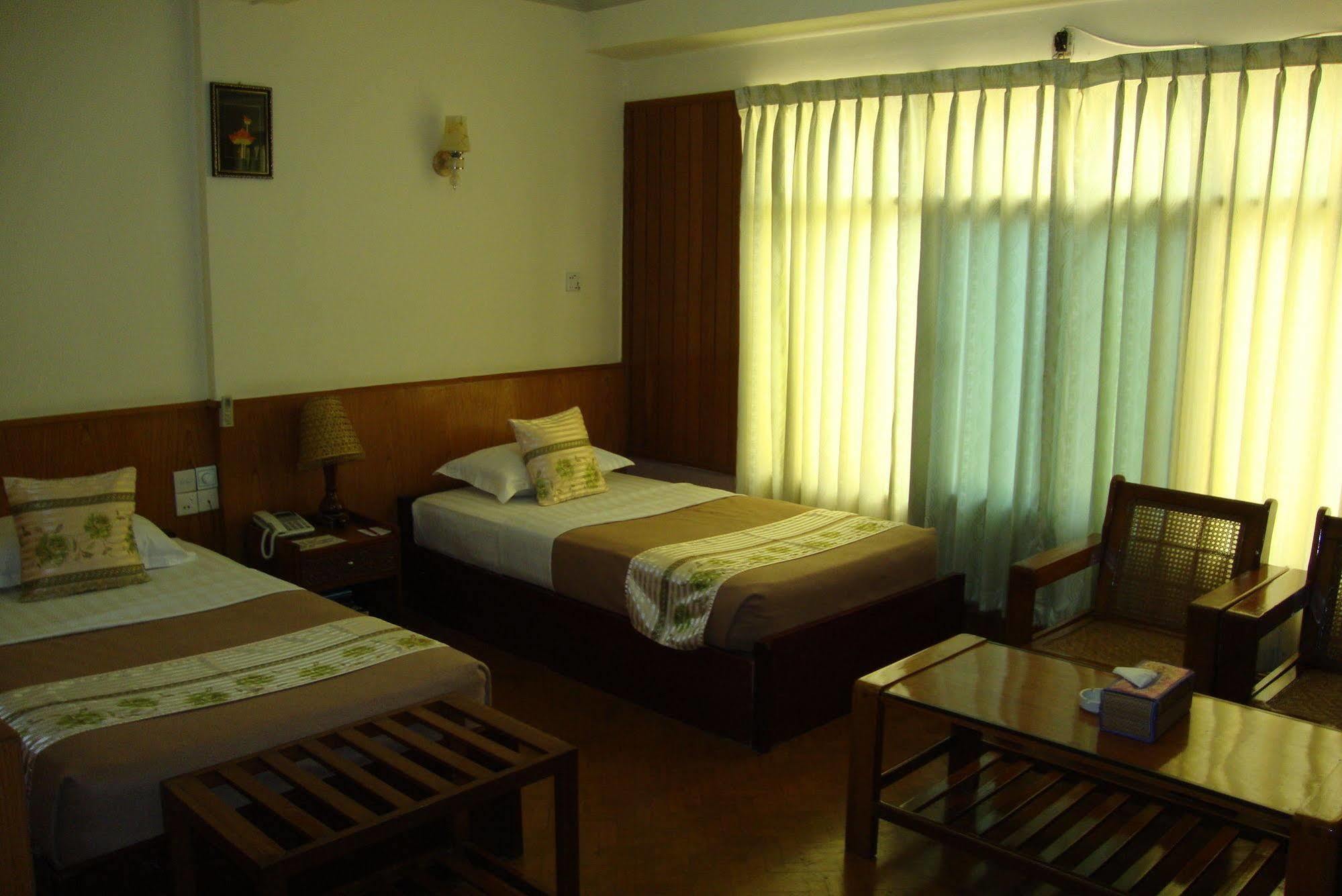 Nadi Myanmar Hotel Mandalay Exteriör bild