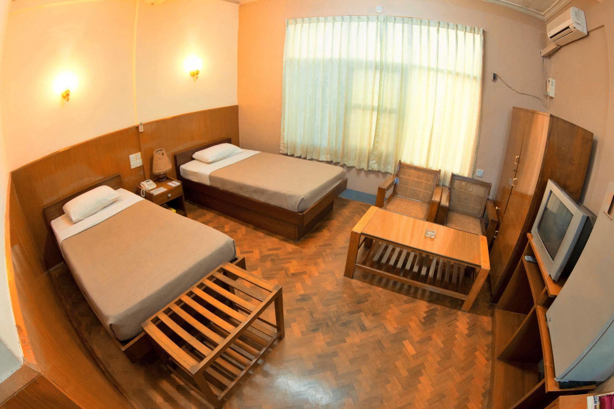Nadi Myanmar Hotel Mandalay Exteriör bild