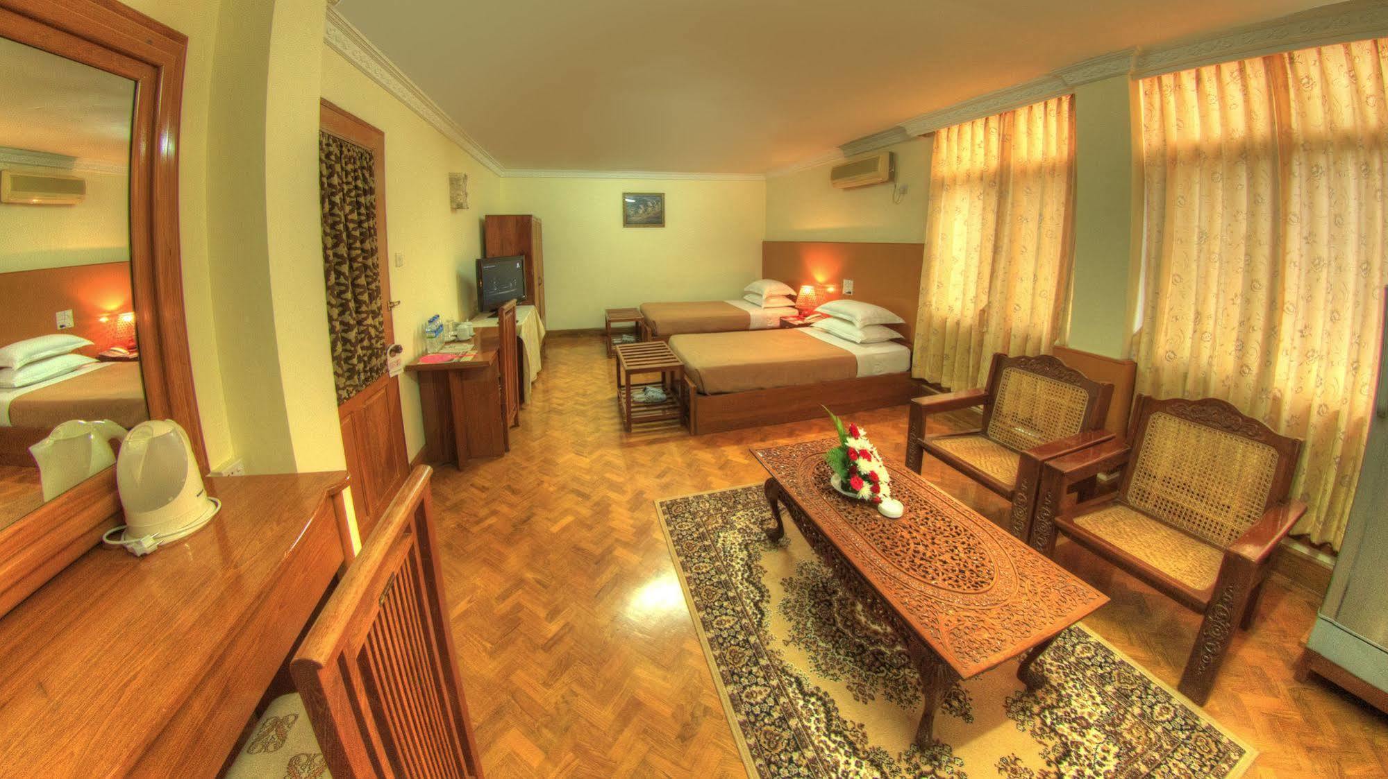 Nadi Myanmar Hotel Mandalay Exteriör bild